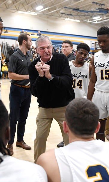 Former UConn coach Jim Calhoun earns 900th career win